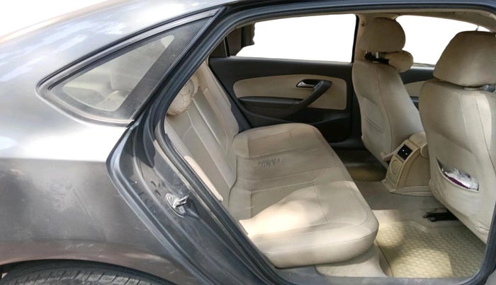 2013 Volkswagen Vento HIGHLINE DIESEL 1.6, Diesel, Manual, 1,94,317 km, interior