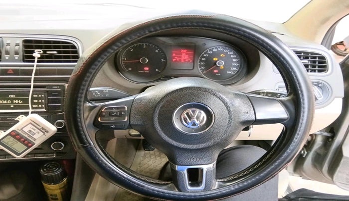 2013 Volkswagen Vento HIGHLINE DIESEL 1.6, Diesel, Manual, 1,94,317 km, interior