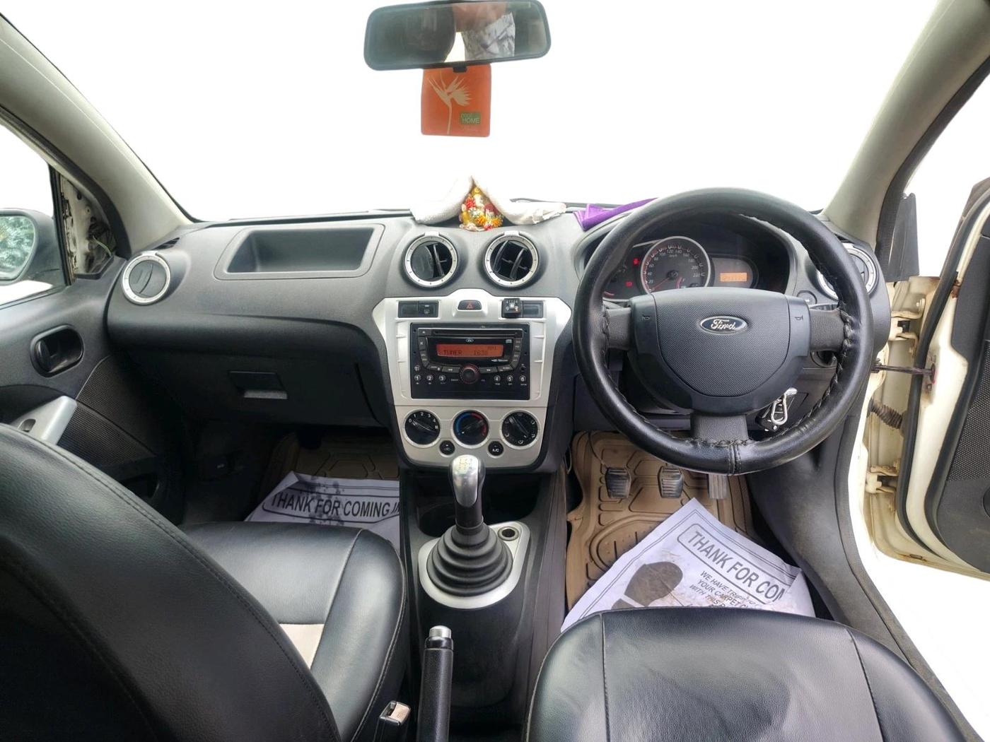 2011 Ford Figo ZXI 1.2 PETROL, CNG, Manual, 1,24,371 km, interior