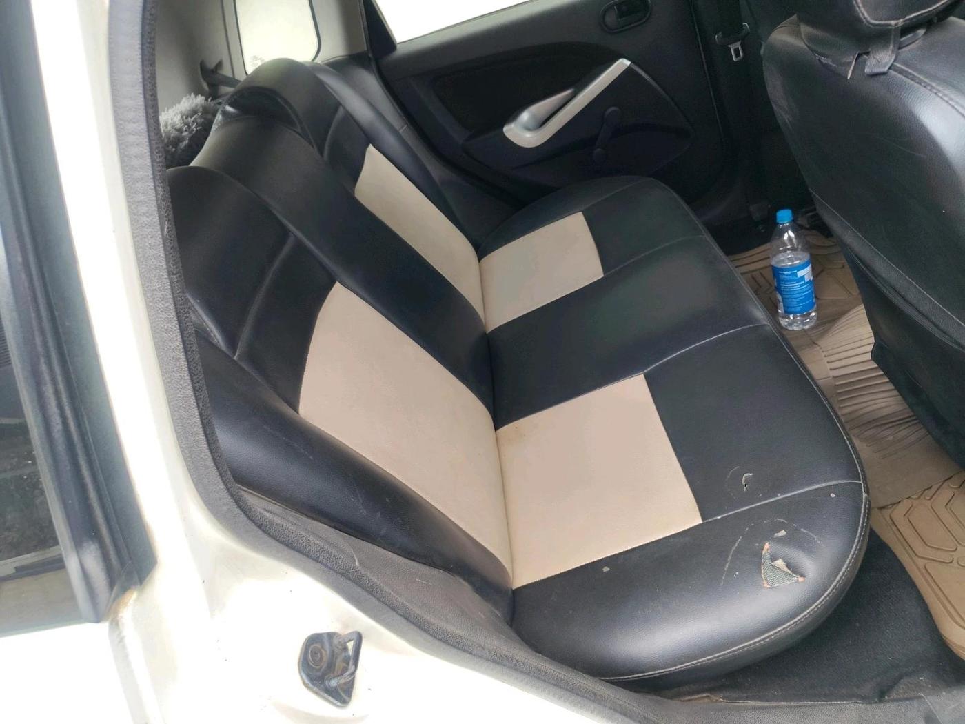 2011 Ford Figo ZXI 1.2 PETROL, CNG, Manual, 1,24,371 km, interior