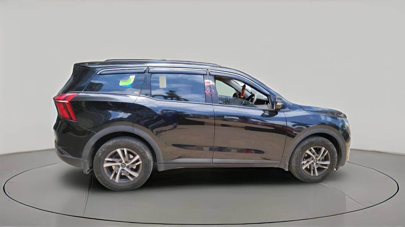 2025 Mahindra XUV700 AX 5 P MT 7 STR, Petrol, Manual, 23,116 km, exterior
