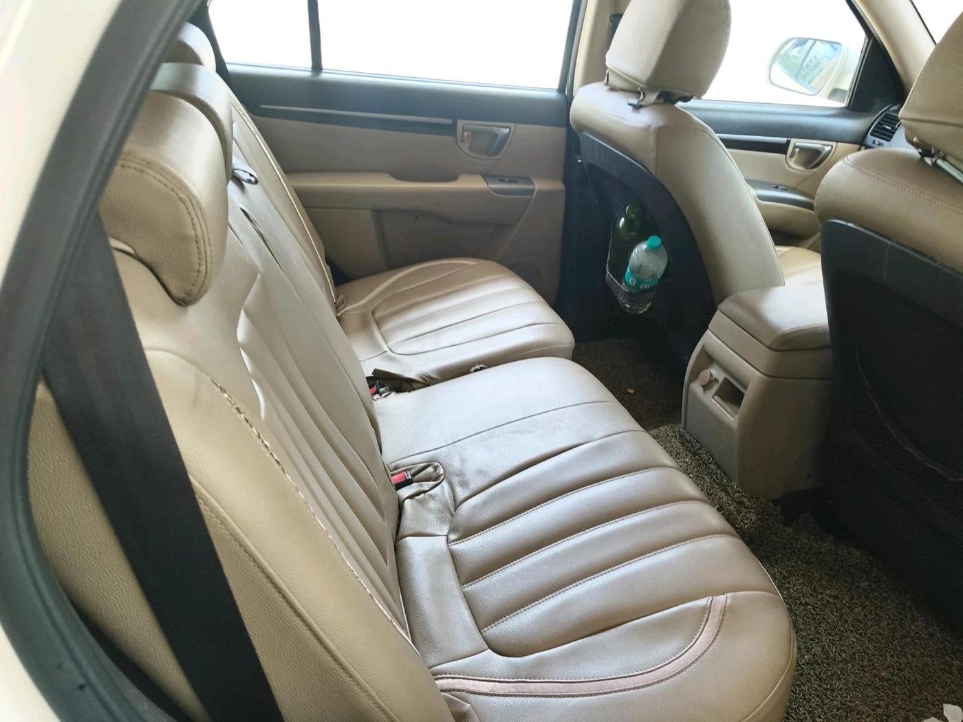 2011 Hyundai Santa Fe 2 WD, Diesel, Manual, 1,18,250 km, interior