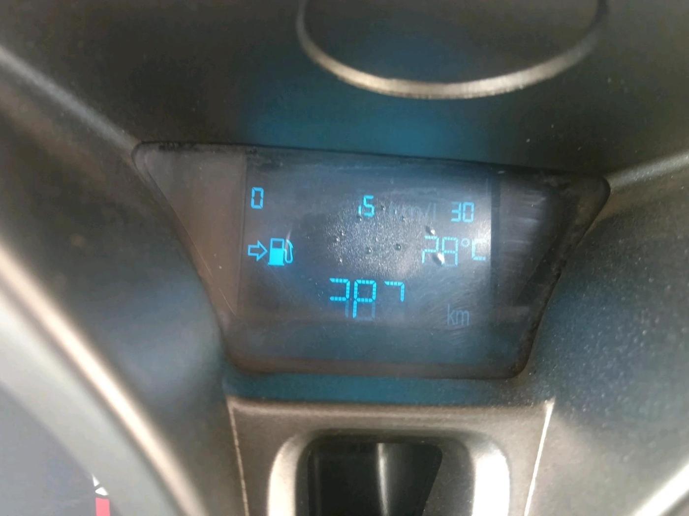 2013 Ford Ecosport TITANIUM 1.5L DIESEL, Diesel, Manual, 1,17,530 km, interior