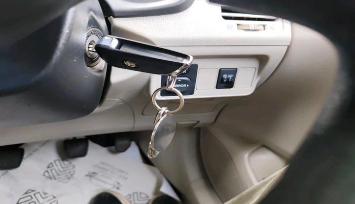 2012 Toyota Corolla Altis J PETROL, Petrol, Manual, 1,08,651 km, interior