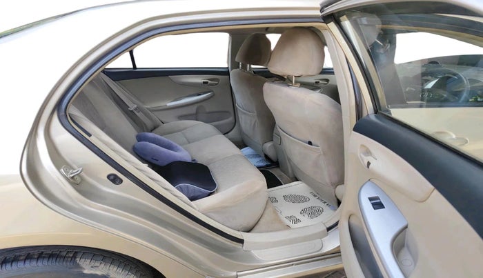 2012 Toyota Corolla Altis J PETROL, Petrol, Manual, 1,08,651 km, interior