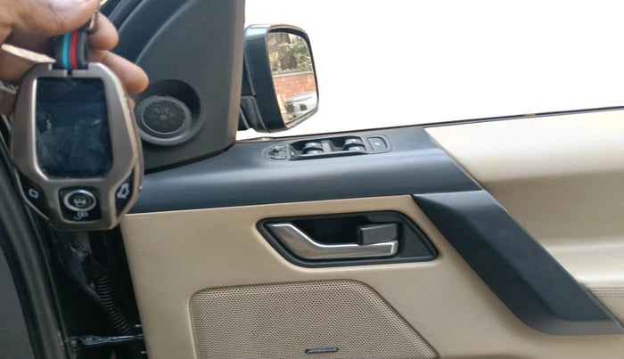 2014 Landrover Freelander 2.0 S, Diesel, Automatic, 1,72,436 km, interior