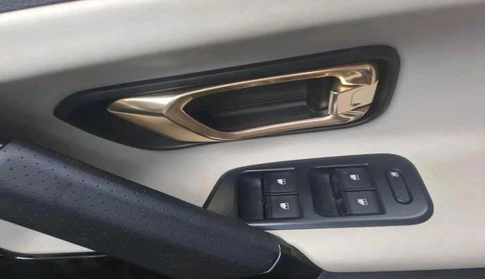 2022 Tata Safari XZA PLUS GOLD, Diesel, Automatic, 19,365 km, interior