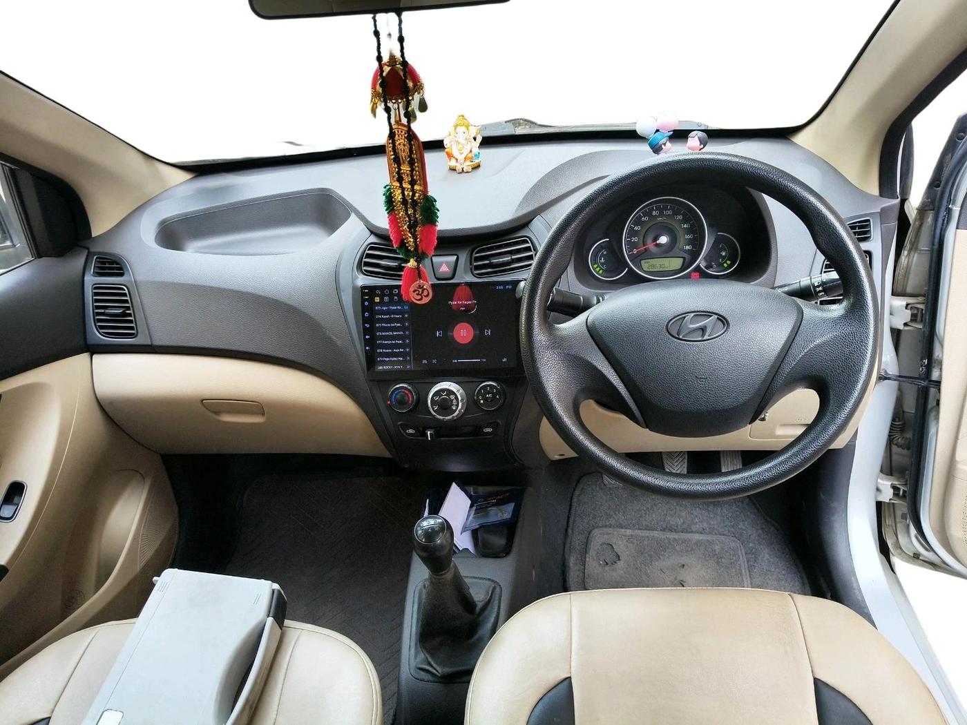 2014 Hyundai Eon 1.0 MAGNA +, Petrol, Manual, 28,630 km, interior