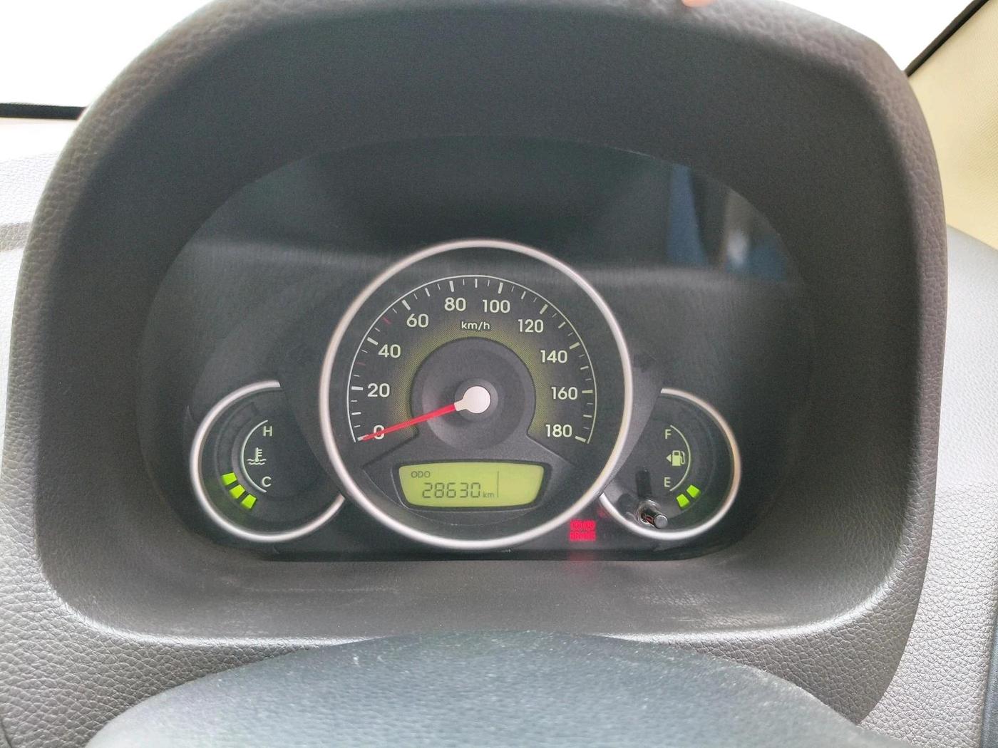 2014 Hyundai Eon 1.0 MAGNA +, Petrol, Manual, 28,630 km, interior