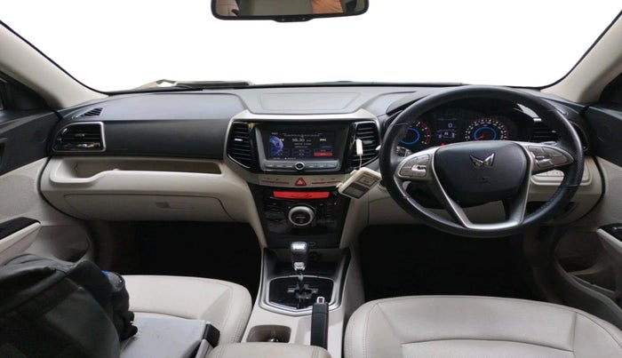 2022 Mahindra XUV300 W8 (O) 1.2 PETROL AMT, Petrol, Automatic, 28,751 km, interior