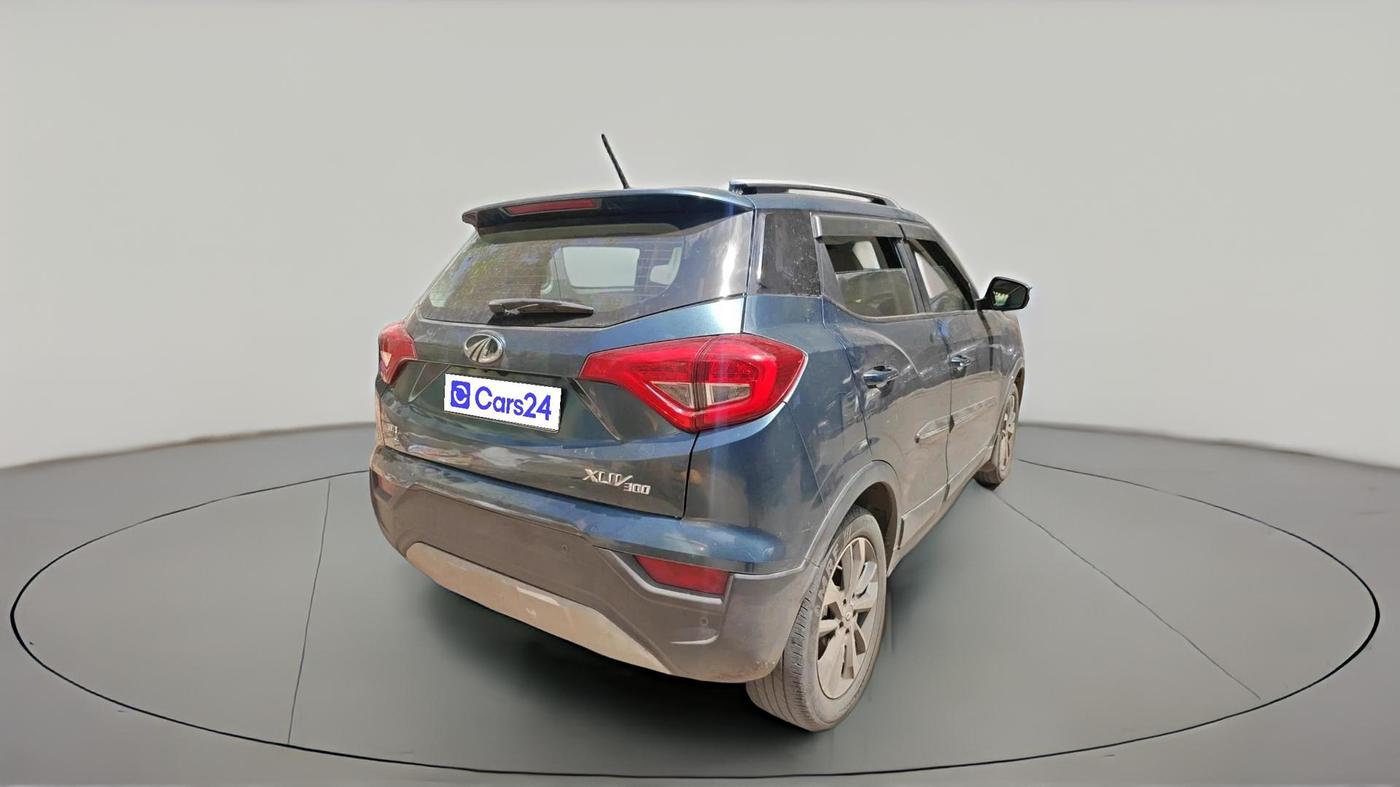2019 Mahindra XUV300 W8 (O) 1.5 DIESEL, Diesel, Manual, 1,23,537 km, exterior