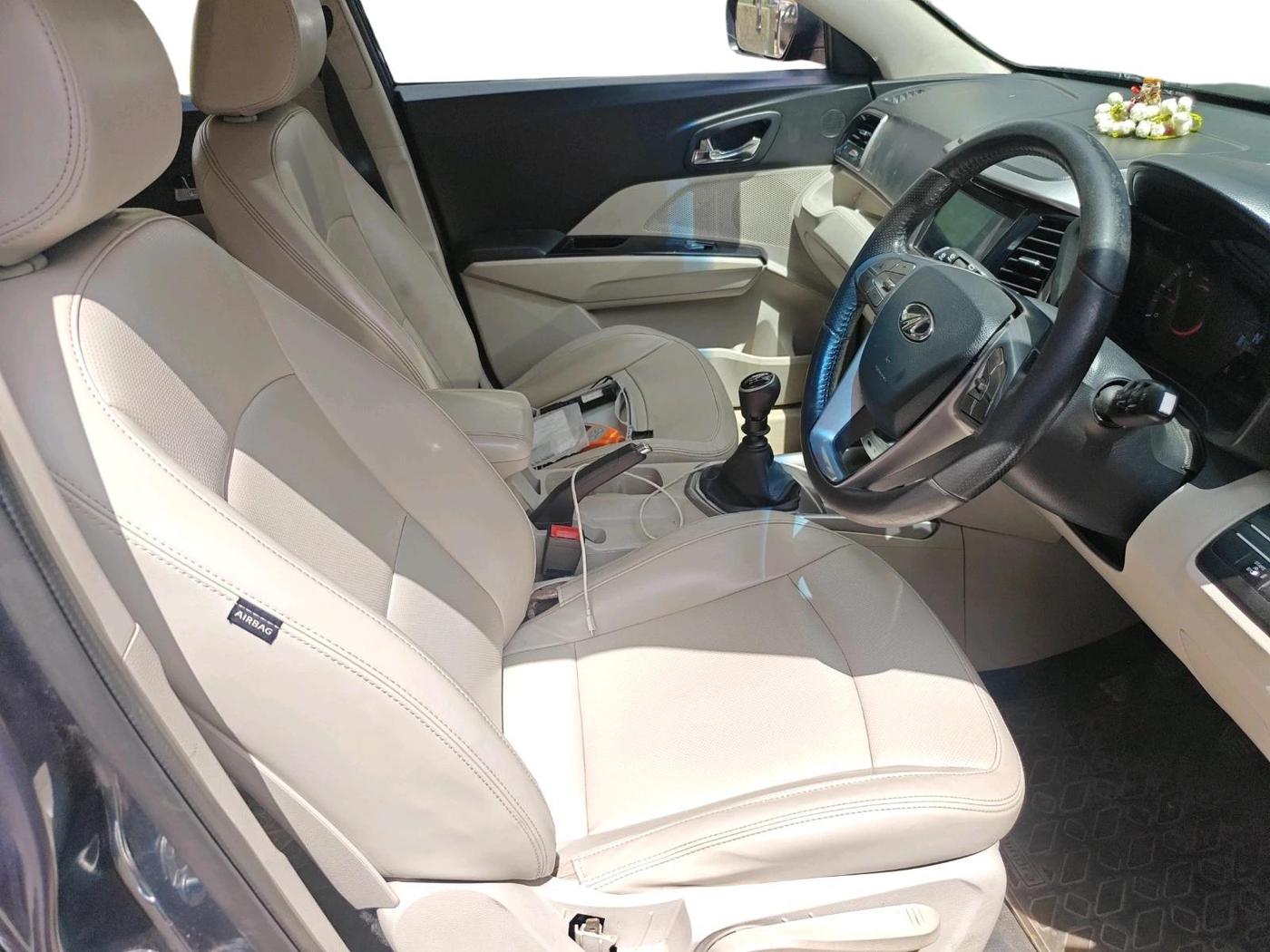 2019 Mahindra XUV300 W8 (O) 1.5 DIESEL, Diesel, Manual, 1,23,537 km, interior