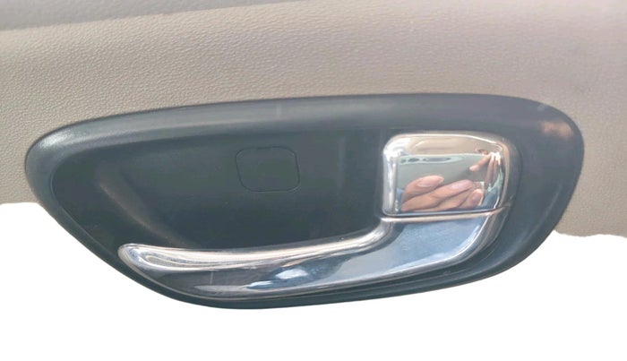 2013 Hyundai i10 MAGNA 1.1, CNG, Manual, 78,850 km, interior