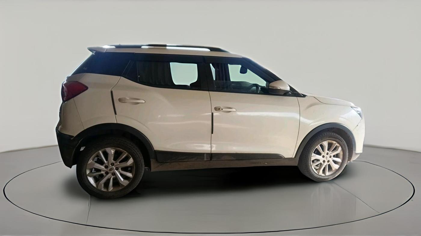 2020 Mahindra XUV300 W8 1.2 PETROL, Petrol, Manual, 58,871 km, exterior