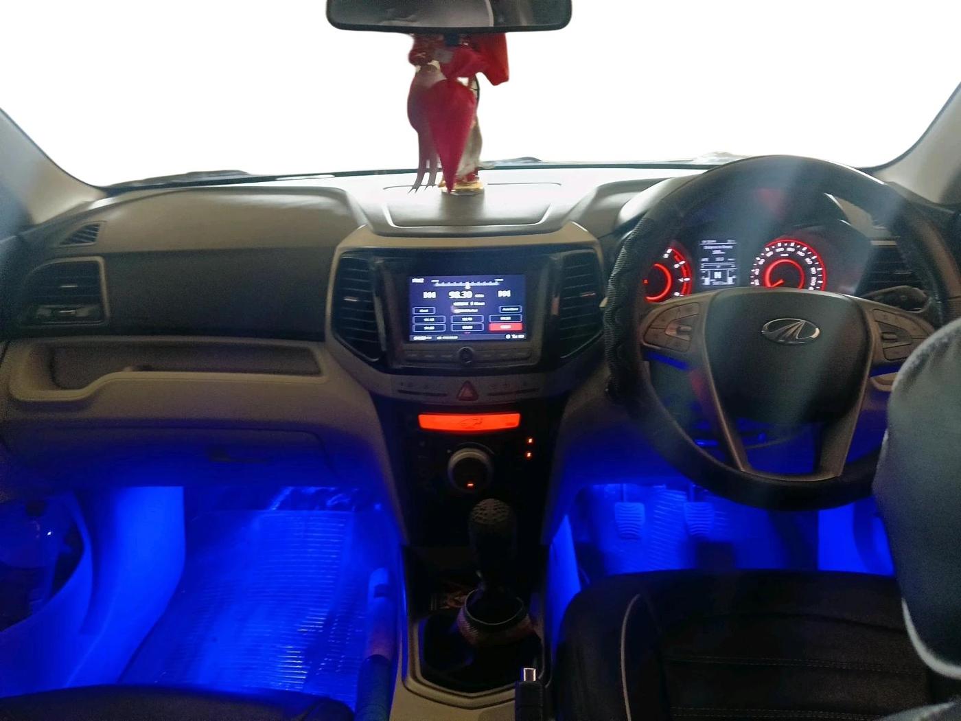2020 Mahindra XUV300 W8 1.2 PETROL, Petrol, Manual, 58,871 km, interior