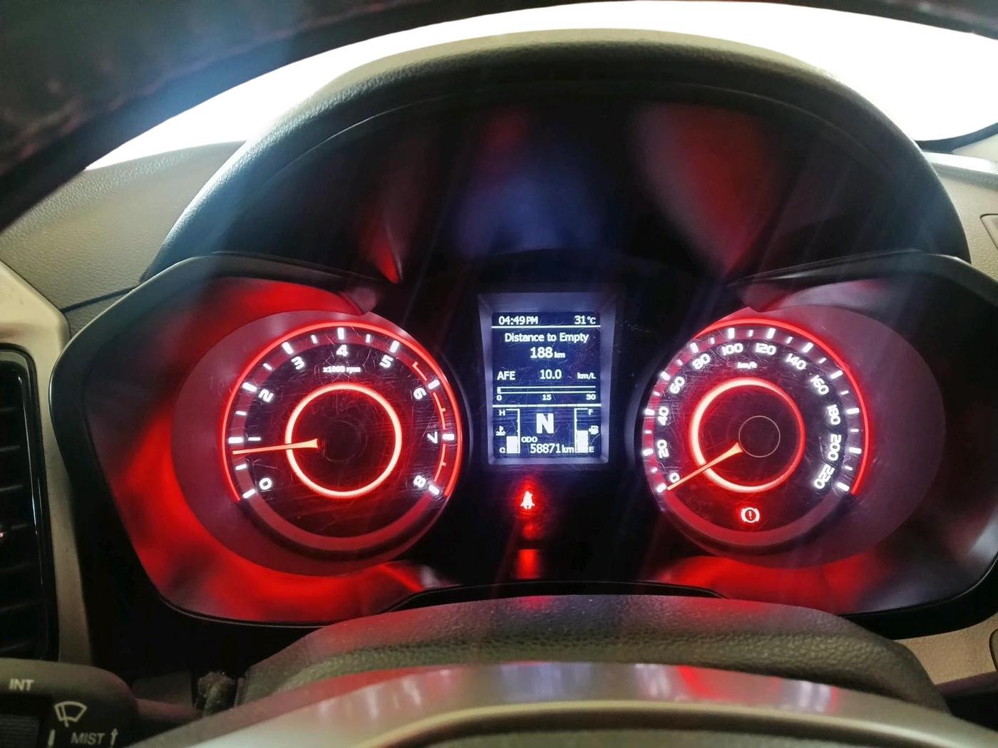 2020 Mahindra XUV300 W8 1.2 PETROL, Petrol, Manual, 58,871 km, interior
