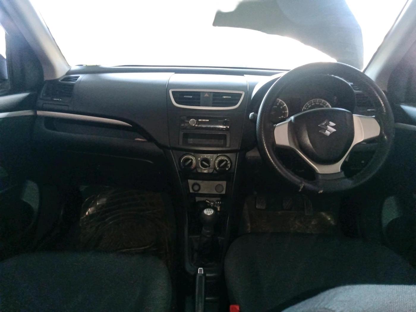 2013 Maruti Swift VXI, Petrol, Manual, 55,318 km, interior