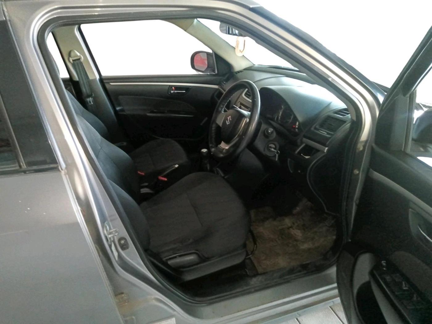 2013 Maruti Swift VXI, Petrol, Manual, 55,318 km, interior