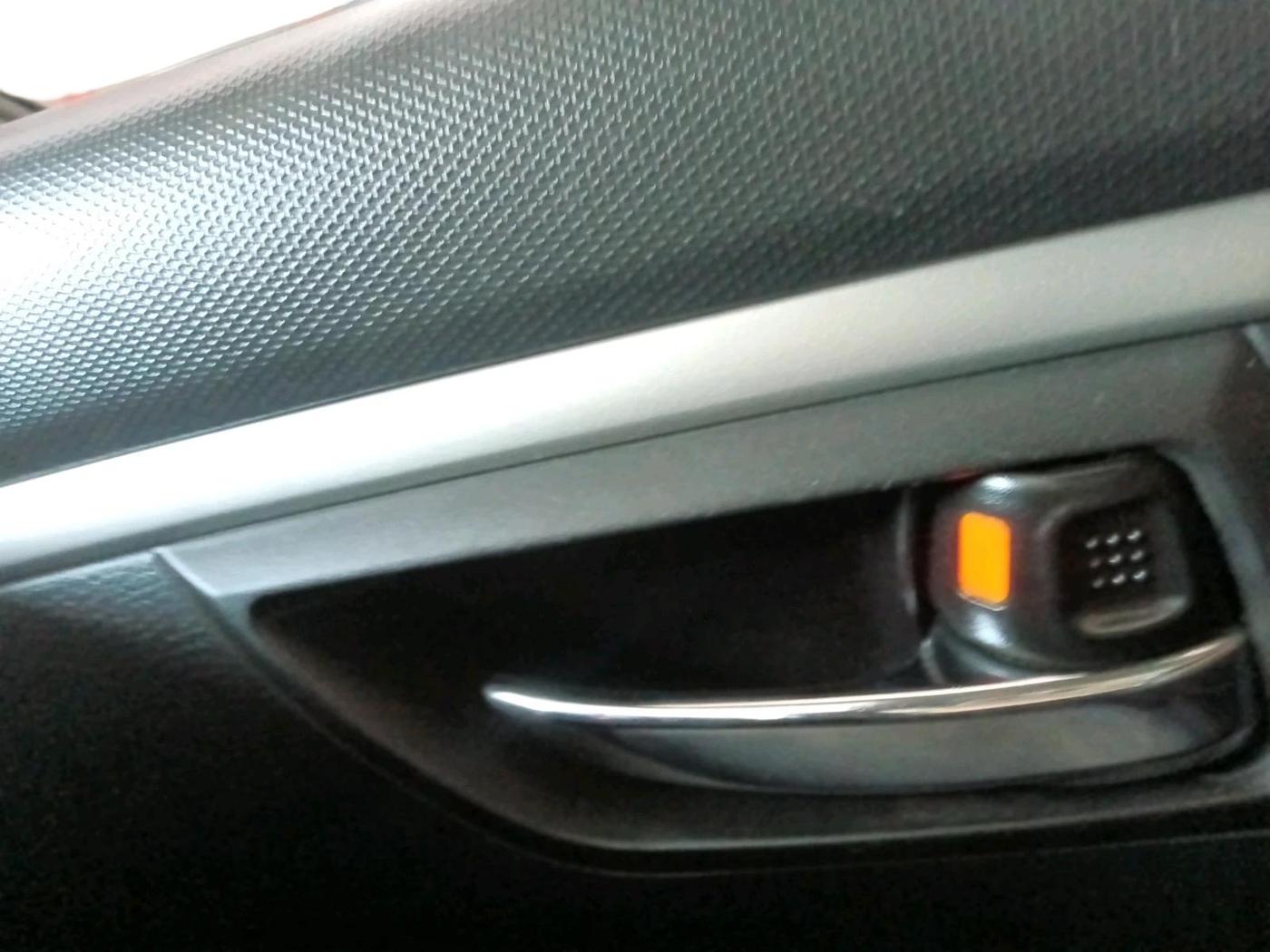 2013 Maruti Swift VXI, Petrol, Manual, 55,318 km, interior