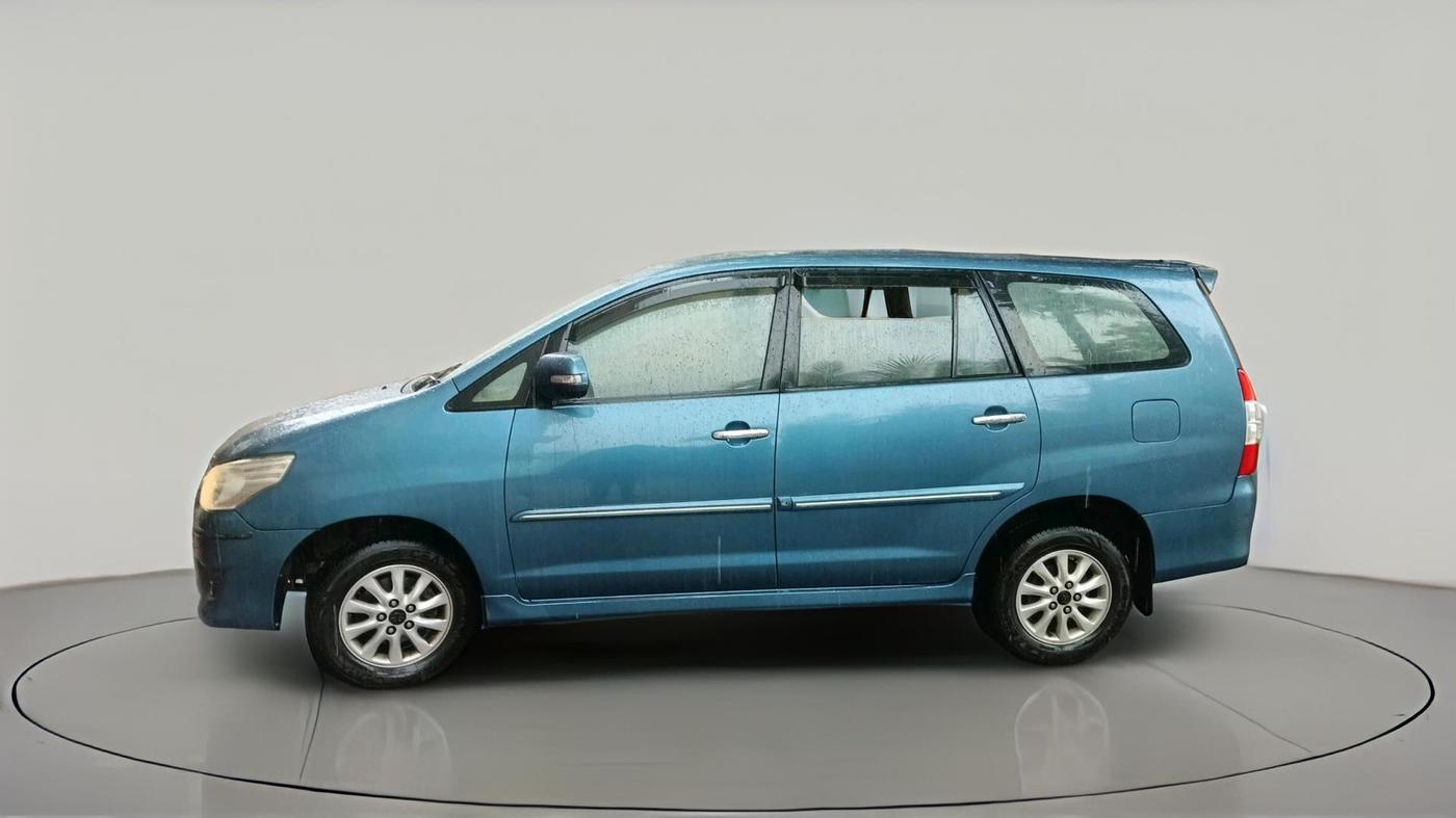 2012 Toyota Innova 2.5 VX 8 STR, Diesel, Manual, 2,09,888 km, exterior