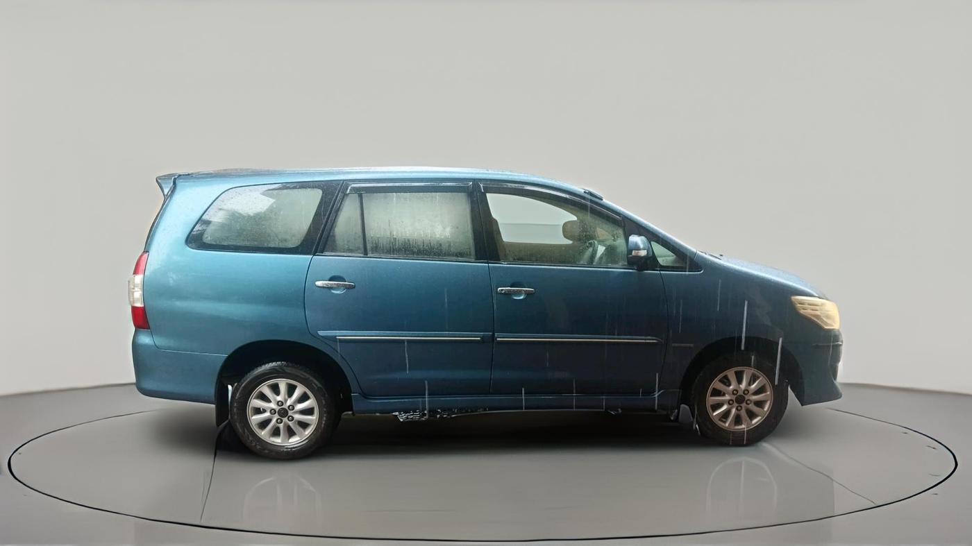 2012 Toyota Innova 2.5 VX 8 STR, Diesel, Manual, 2,09,888 km, exterior