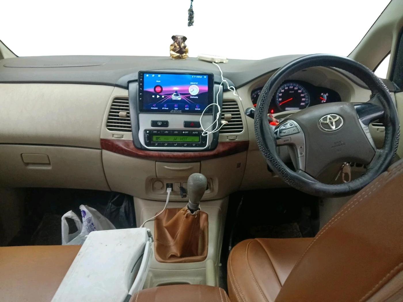 2012 Toyota Innova 2.5 VX 8 STR, Diesel, Manual, 2,09,888 km, interior