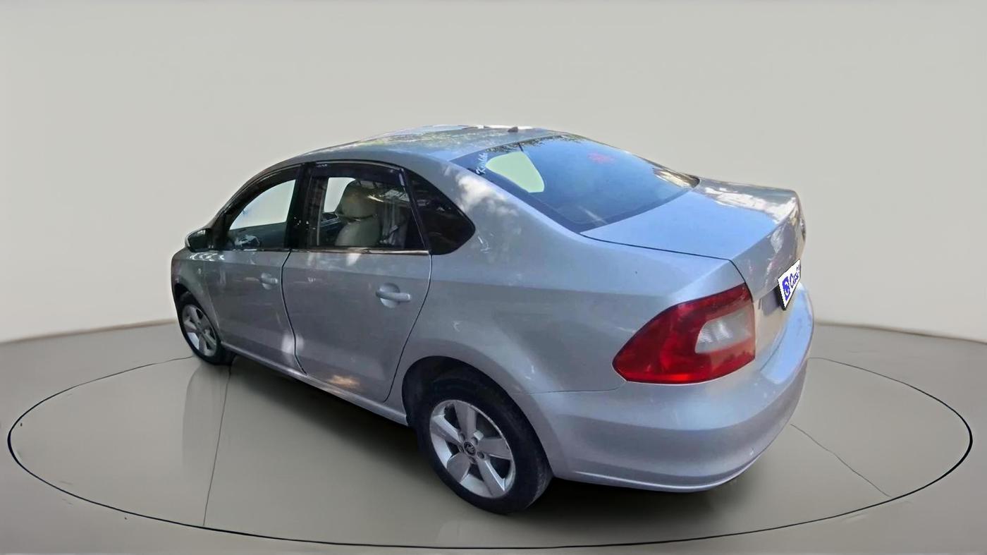 2015 Skoda Rapid 1.5 TDI CR ELEGANCE PLUS AT, Diesel, Automatic, 99,275 km, exterior