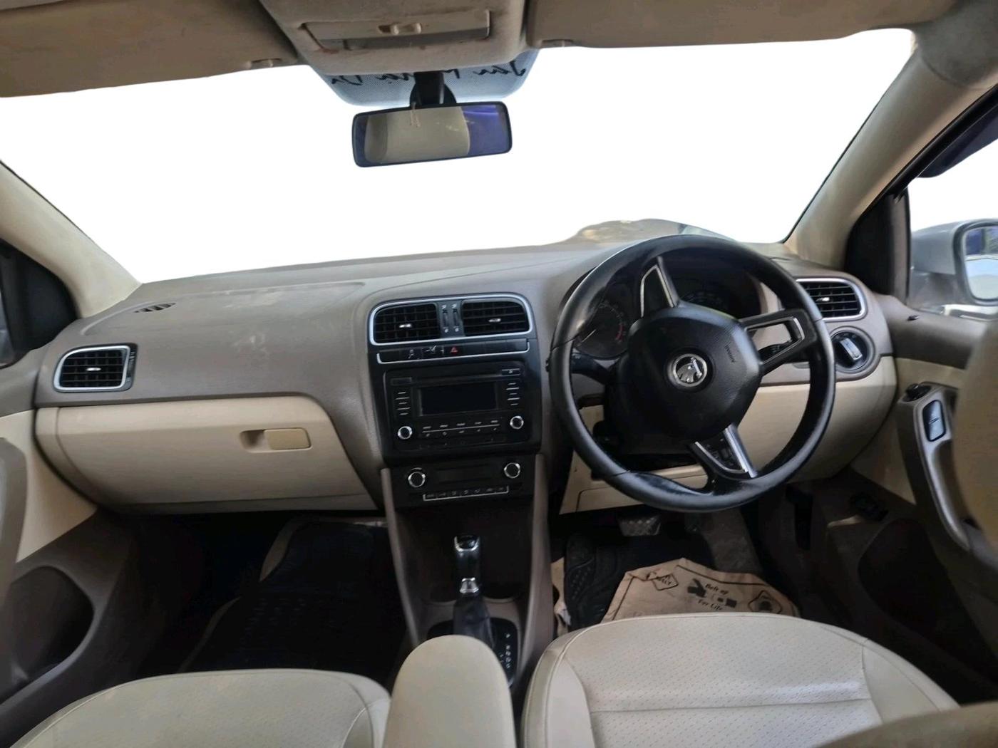 2015 Skoda Rapid 1.5 TDI CR ELEGANCE PLUS AT, Diesel, Automatic, 99,275 km, interior