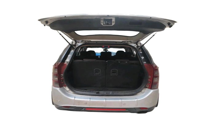 2013 Mahindra XUV500 W6, Diesel, Manual, 1,29,704 km, exterior