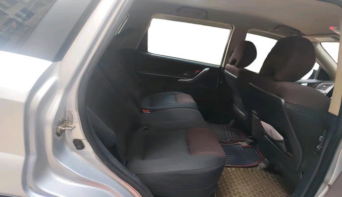 2013 Mahindra XUV500 W6, Diesel, Manual, 1,29,704 km, interior