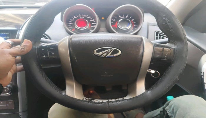 2013 Mahindra XUV500 W6, Diesel, Manual, 1,29,704 km, interior