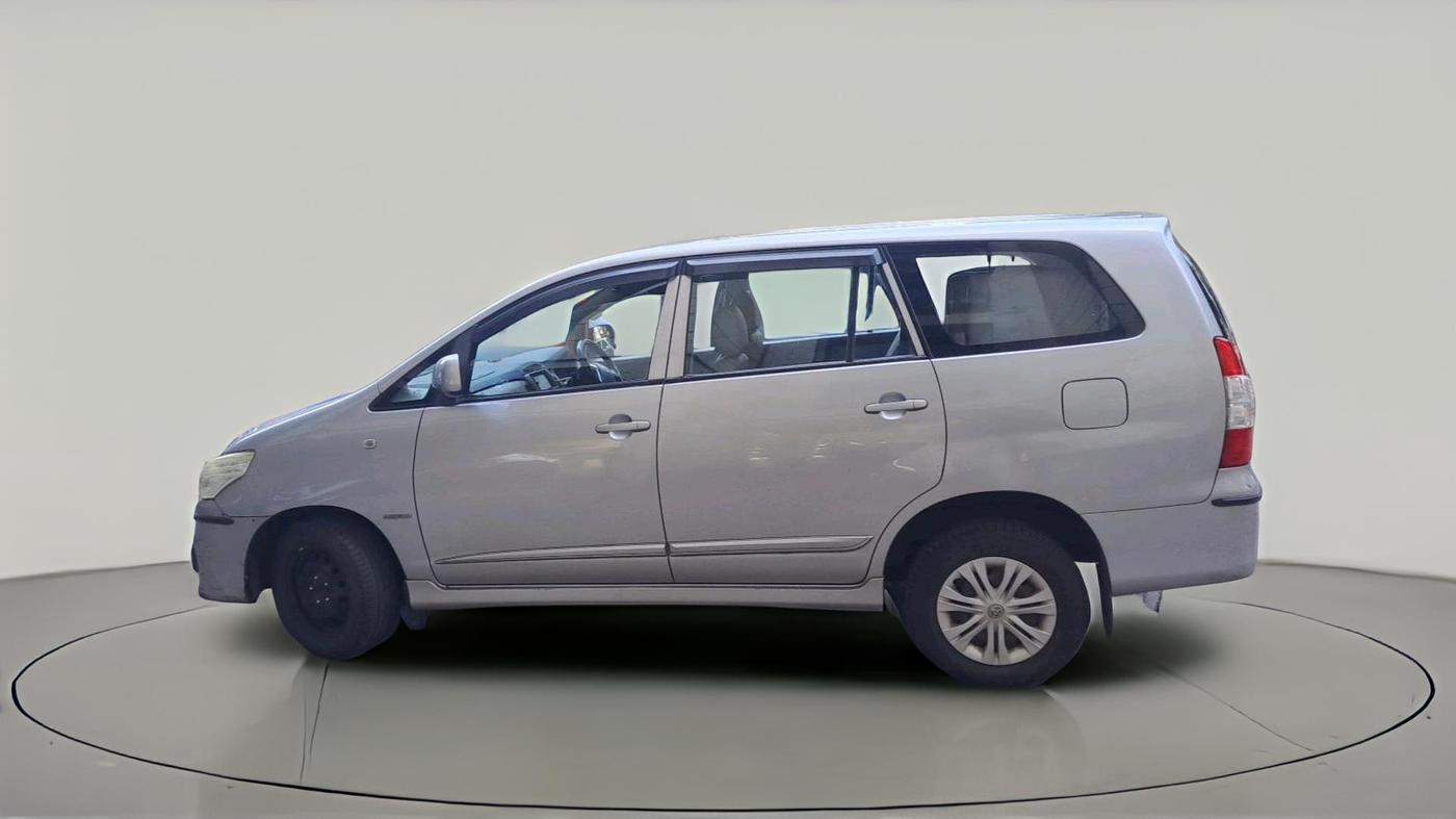 2015 Toyota Innova 2.5 GX 8 STR, Diesel, Manual, 1,56,481 km, exterior