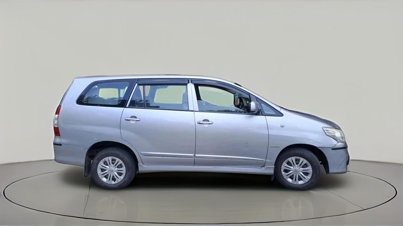 2015 Toyota Innova 2.5 GX 8 STR, Diesel, Manual, 1,56,481 km, exterior