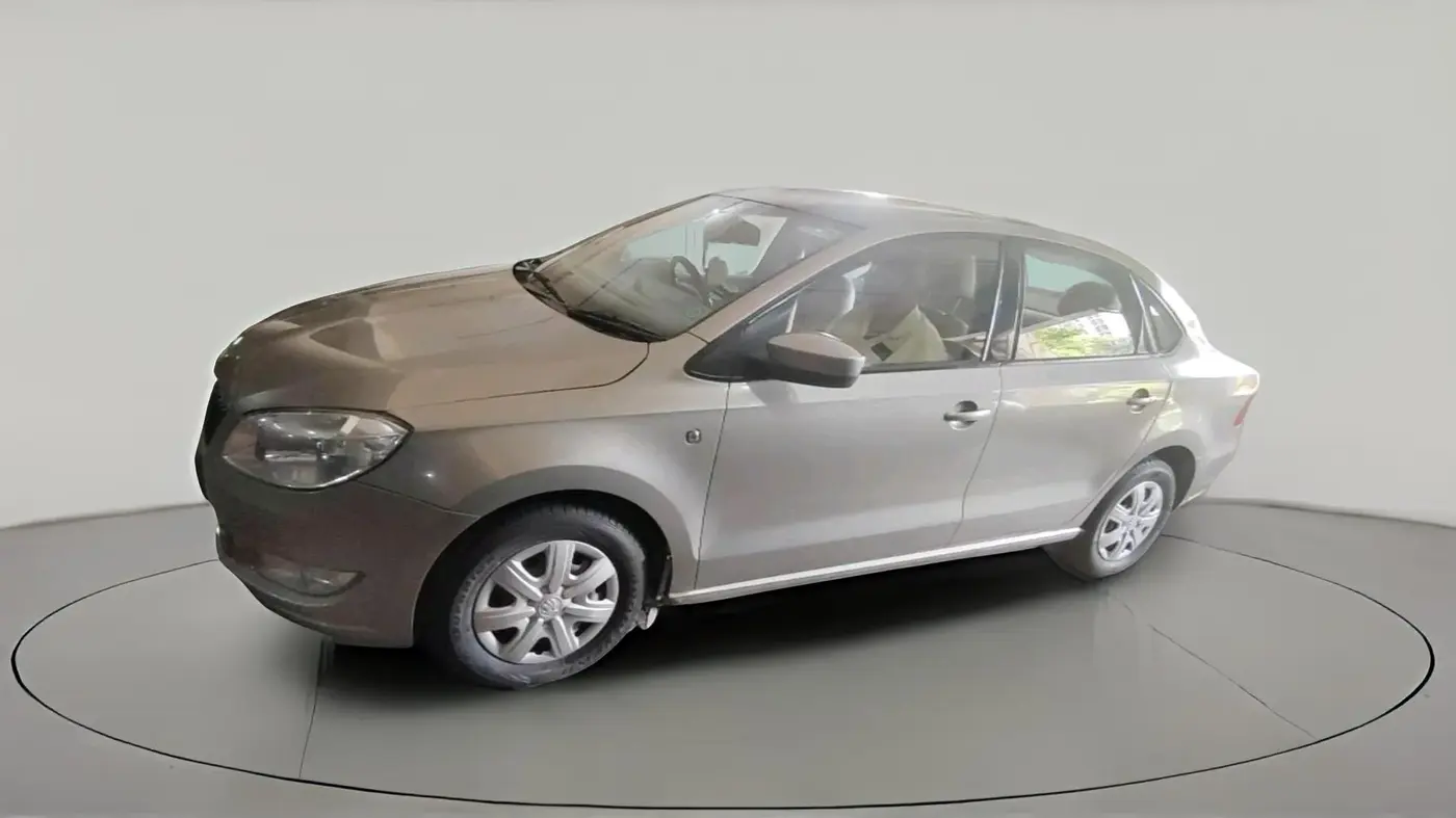 2014 Skoda Rapid AMBITION 1.6 MPI MT, Petrol, Manual, 30,261 km, exterior