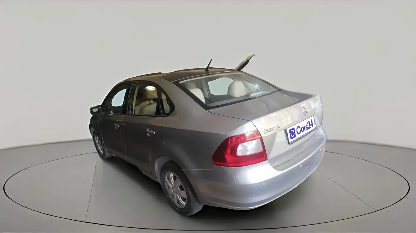 2014 Skoda Rapid AMBITION 1.6 MPI MT, Petrol, Manual, 30,261 km, exterior