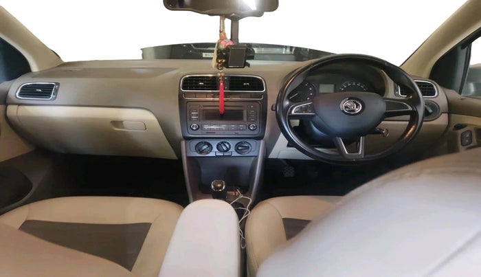 2014 Skoda Rapid AMBITION 1.6 MPI MT, Petrol, Manual, 30,261 km, interior