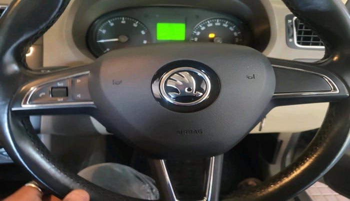 2014 Skoda Rapid AMBITION 1.6 MPI MT, Petrol, Manual, 30,261 km, interior