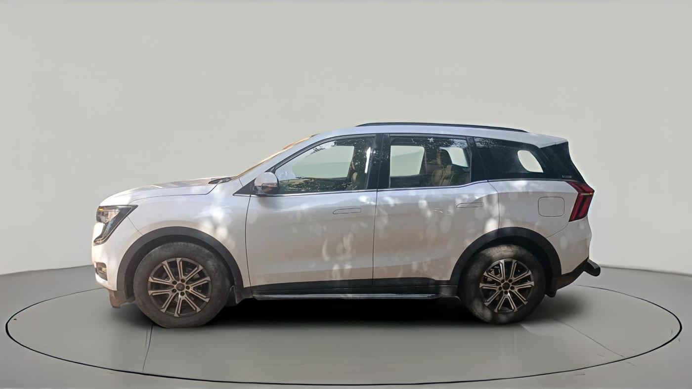 2023 Mahindra XUV700 AX 7 P AT 7 STR, Petrol, Automatic, 39,282 km, exterior