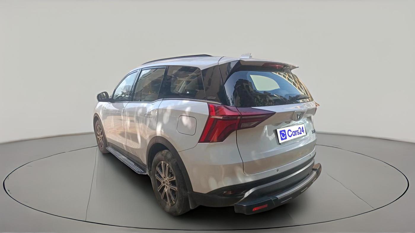 2023 Mahindra XUV700 AX 7 P AT 7 STR, Petrol, Automatic, 39,282 km, exterior