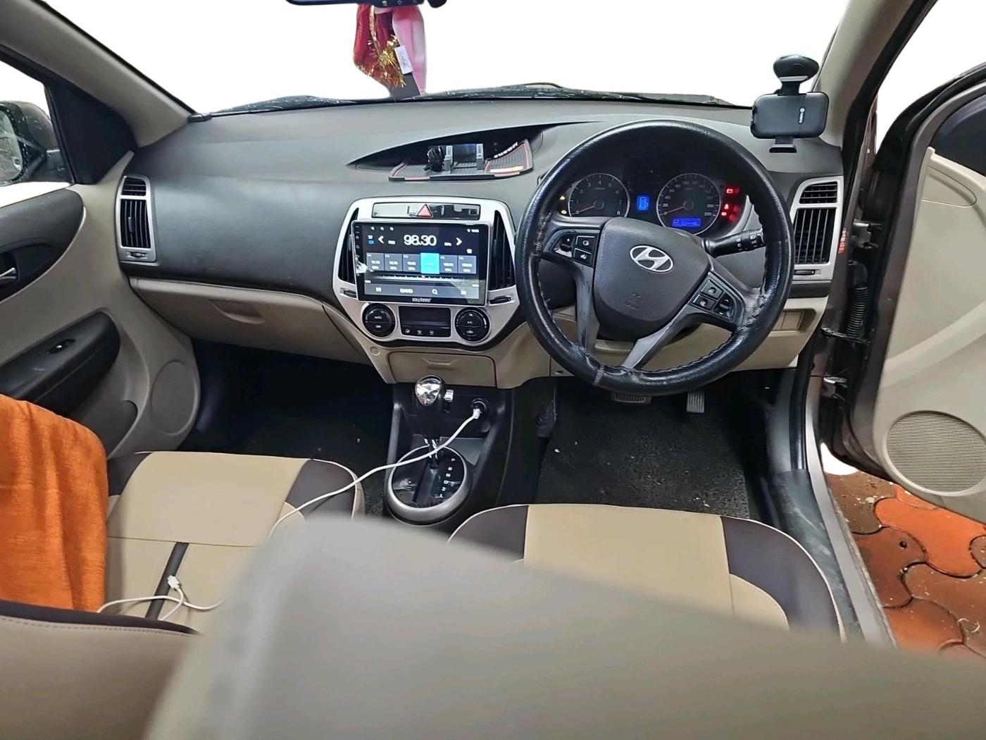 2012 Hyundai i20 SPORTZ 1.4 AT, Petrol, Automatic, 60,448 km, interior