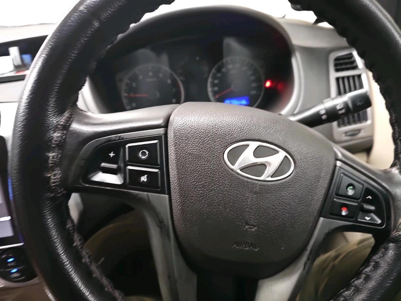 2012 Hyundai i20 SPORTZ 1.4 AT, Petrol, Automatic, 60,448 km, interior