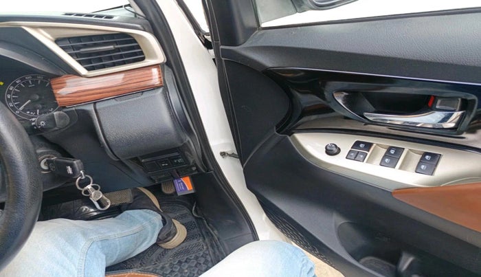 2017 Toyota Innova Crysta 2.8 GX AT 8 STR, Diesel, Automatic, 1,31,786 km, interior