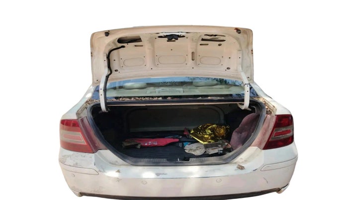 2011 Ford Fiesta Classic SXI 1.6 PETROL, Petrol, Manual, 1,31,936 km, exterior