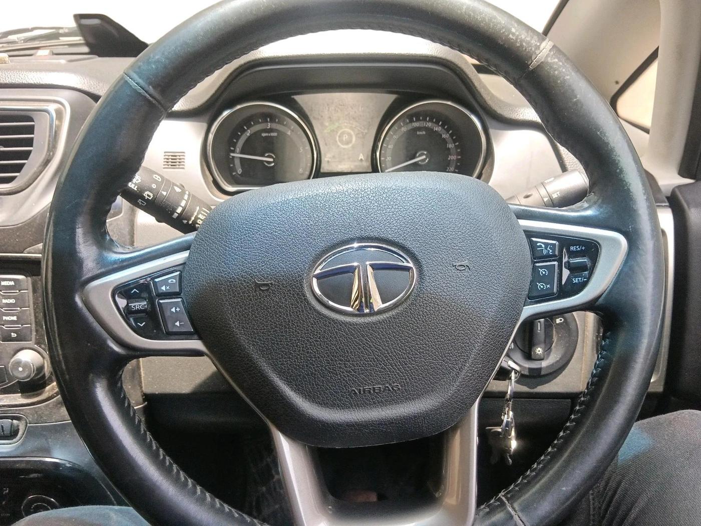 2018 Tata Hexa XTA 4X2 7 STR, Diesel, Automatic, 86,661 km, interior