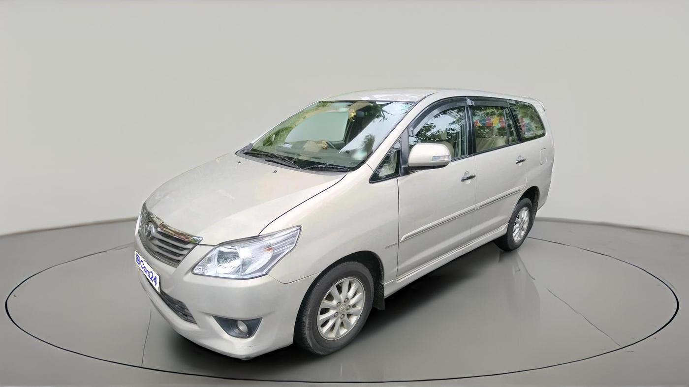 2013 Toyota Innova 2.5 VX 8 STR, Diesel, Manual, 1,21,525 km, exterior