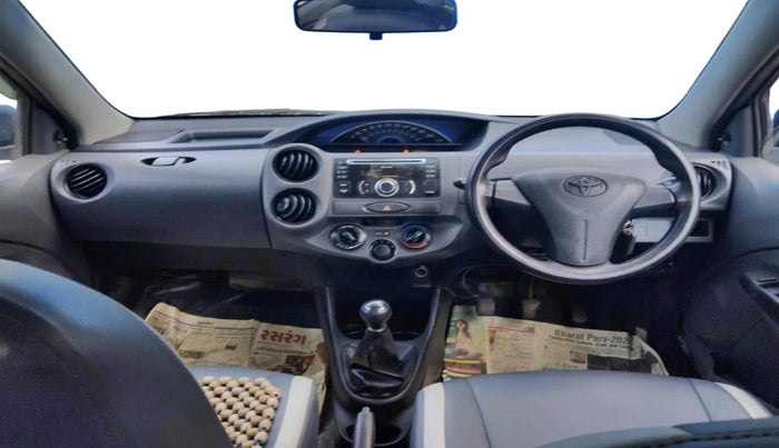 2013 Toyota Etios Liva G, Petrol, Manual, 86,205 km, interior
