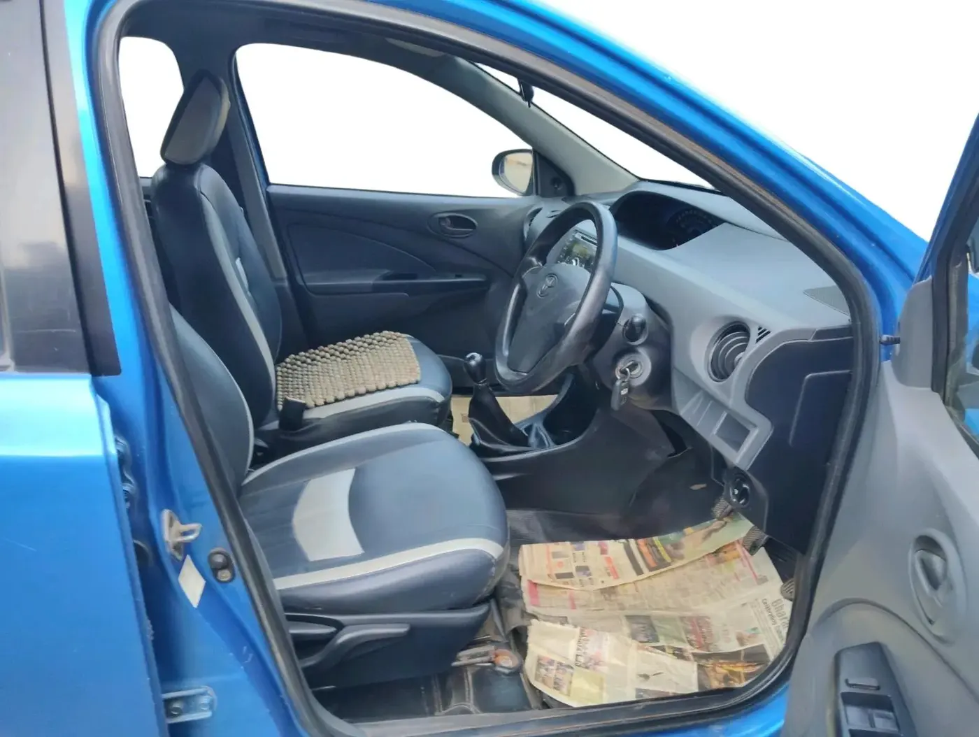2013 Toyota Etios Liva G, Petrol, Manual, 86,205 km, interior