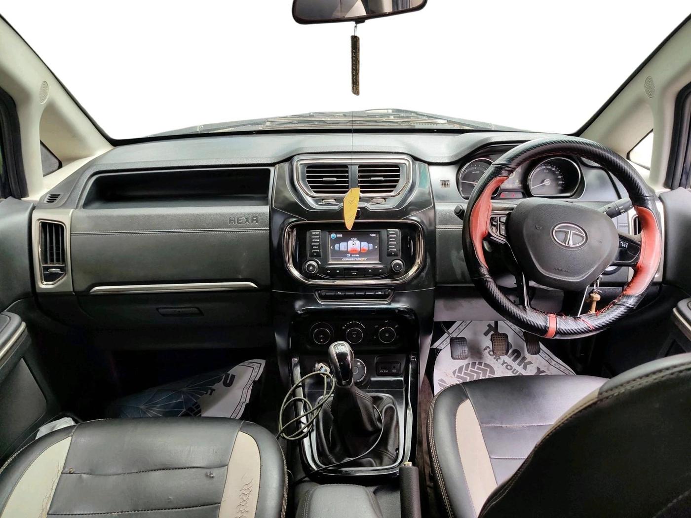 2017 Tata Hexa XM 4X2 7 STR, Diesel, Manual, 1,71,923 km, interior