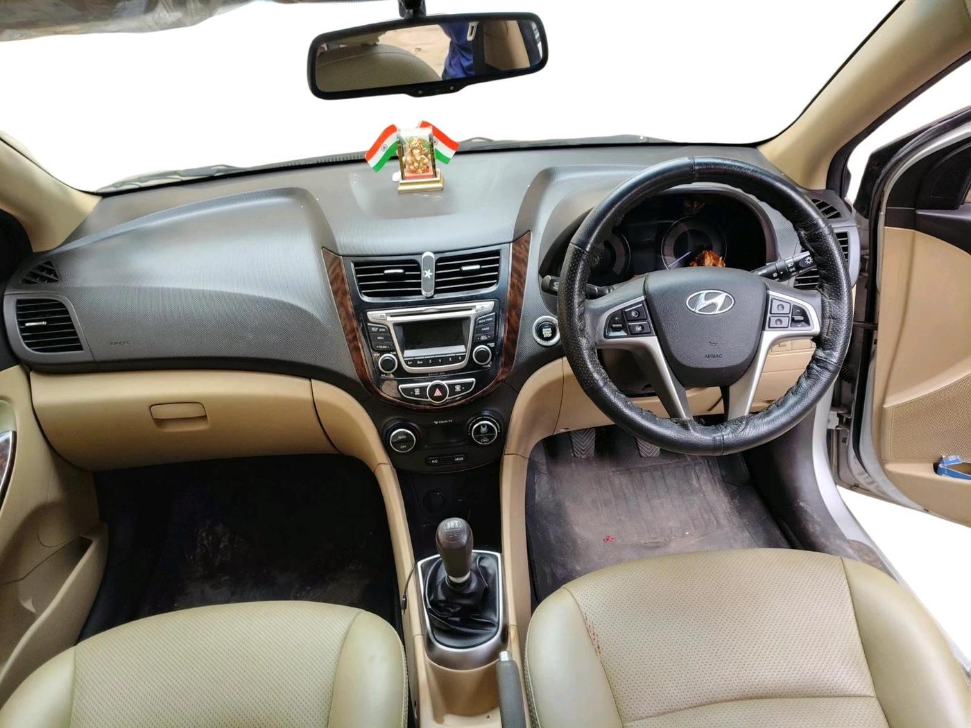 2015 Hyundai Verna FLUIDIC 4S 1.6 VTVT S(O), Petrol, Manual, 52,731 km, interior