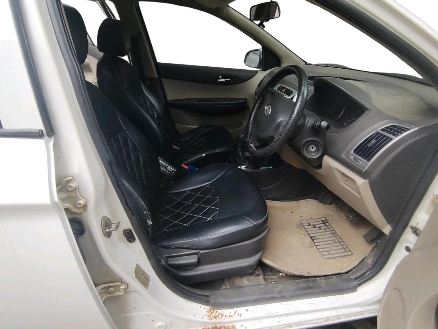 2012 Hyundai i20 MAGNA (O) 1.4 CRDI, Diesel, Manual, 1,06,350 km, interior